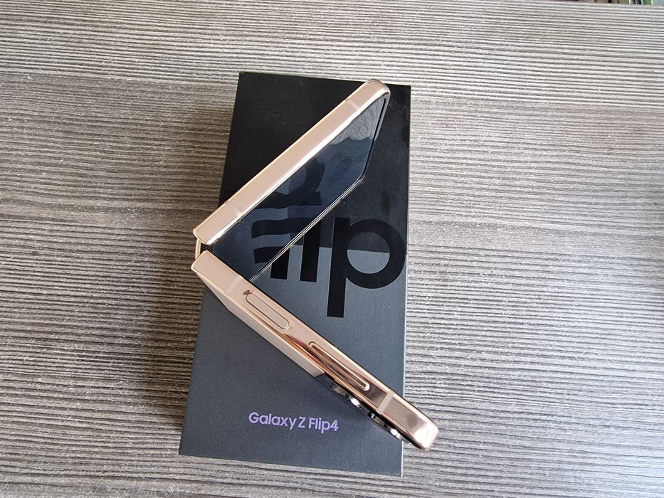 Samsung Galaxy Z FLIP 4 Pink Gold