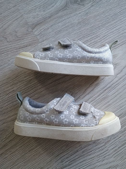 Buciki dla dziewczynki Clarks rozmiar 23