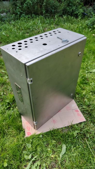 Skrzynka elektryczna.Stal nierdzewna.