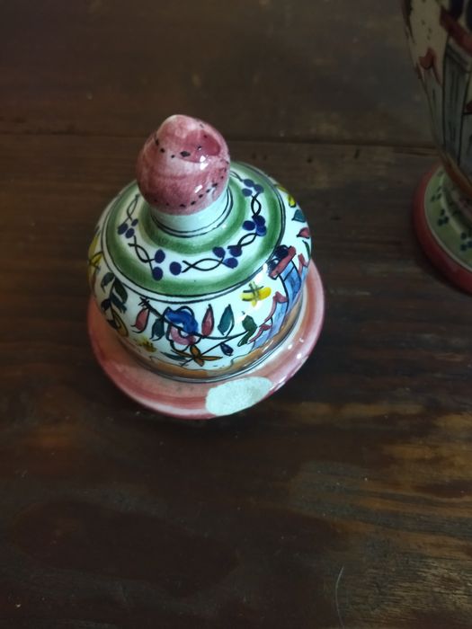Pote em faiança vintage