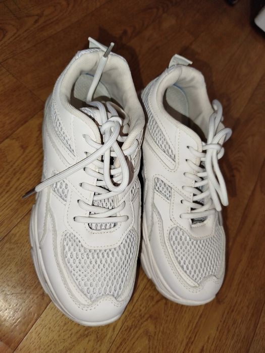 Кросівки бежеві  stilli