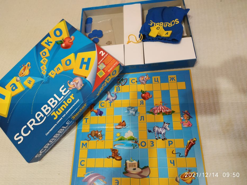 Настольная детская развивающая игра Scrabble