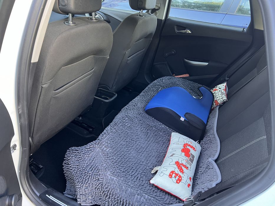 Опель Астра Спорт Таурер 2011