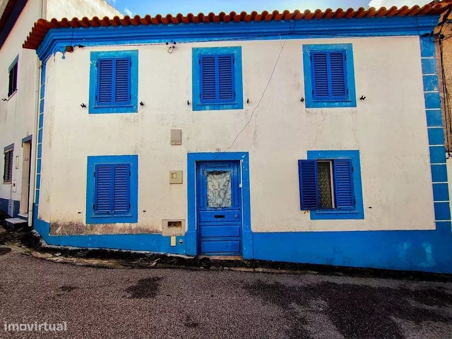Casa tradicional de 8 assoalhadas na Comenda, 243 m²
