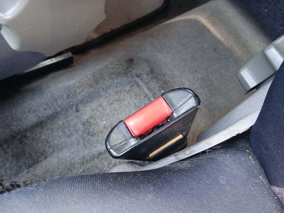 Pré-tensor cinto frente esquerdo OPEL Corsa B