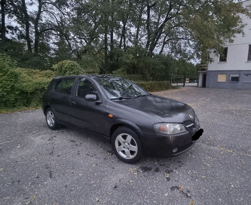 Nissan Almera