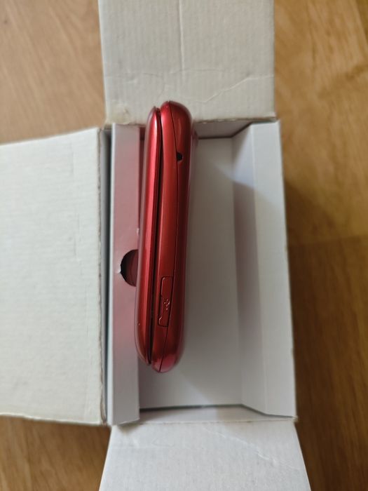 Телефон Samsung GT-E1272
