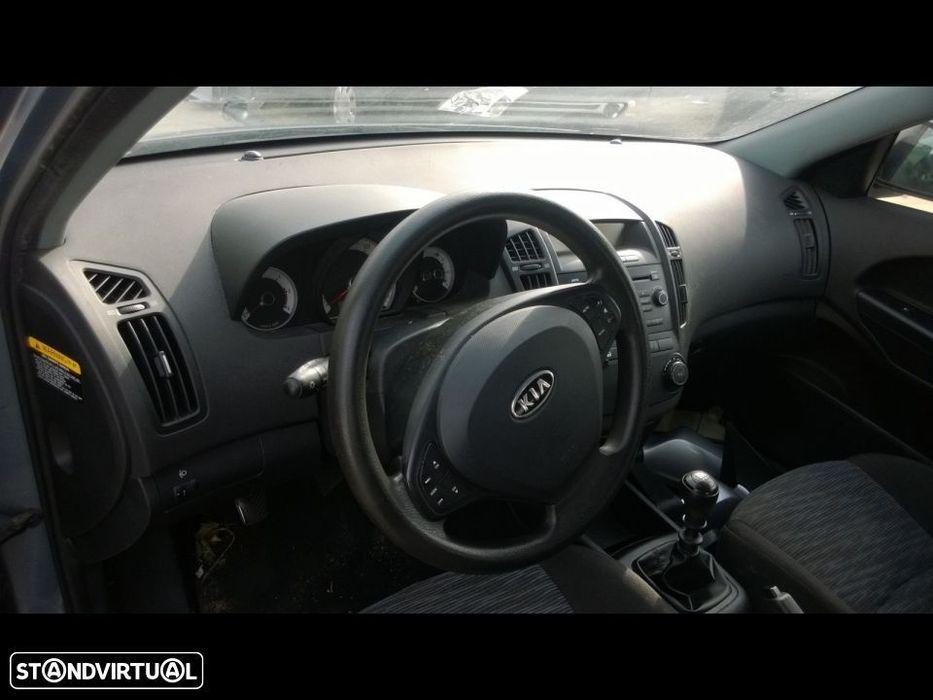 Traseira/Frente/Interior Kia Ceed 2008 CRDI