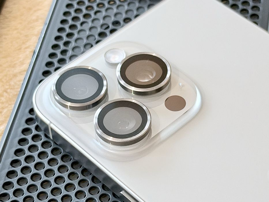 Apple iPhone 15 Pro Max 1TB Natural Titanium stan idealny