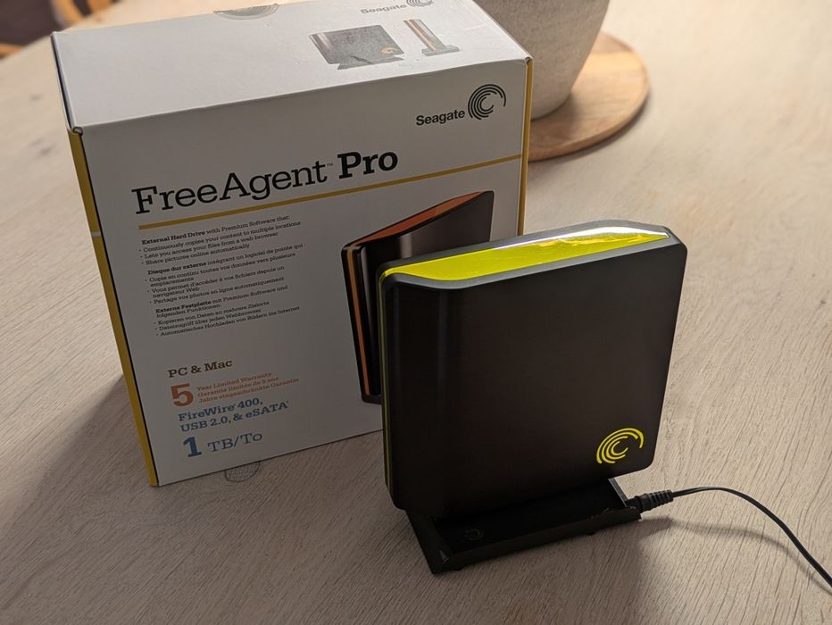 Dysk zewnętrzny Seagate FreeAgent Pro 1TB - jak nowy - unikat