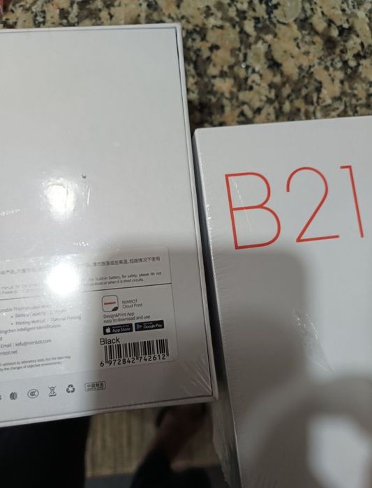 Niimbot B21 Portable Thermal Printer (Inkless) – Black **SEALED**64751448033539122