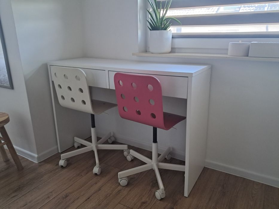 Podwójne biurko dziecięce z krzesłami