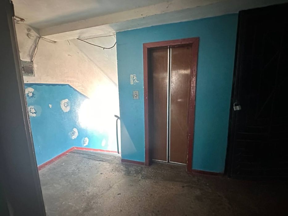Продам кімнатну в гуртожитку
