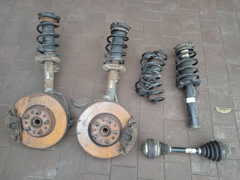 Цапфа поворотній кулак стойки VAG Volkswagen Passat B6 B7 Пассат б6