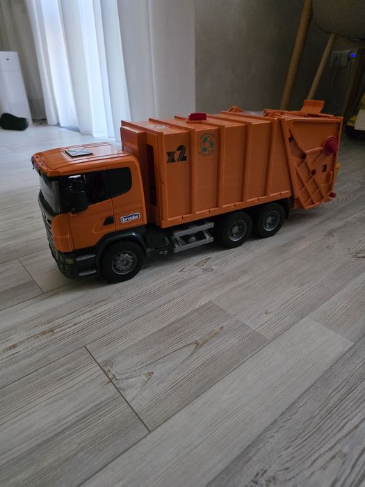 Іграшковий сміттєвоз Bruder Scania RR-series