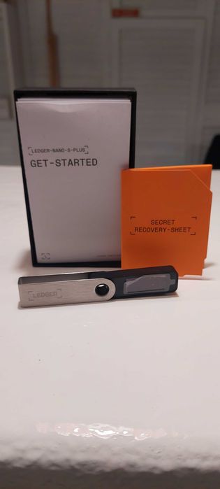LEDGER NANO S PLUS64738343248770123