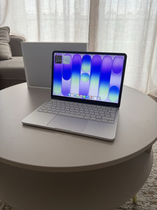 MacBook Neo 13” 8GB 256GB Silver, kupiony 3 dni temu, paragon, komplet