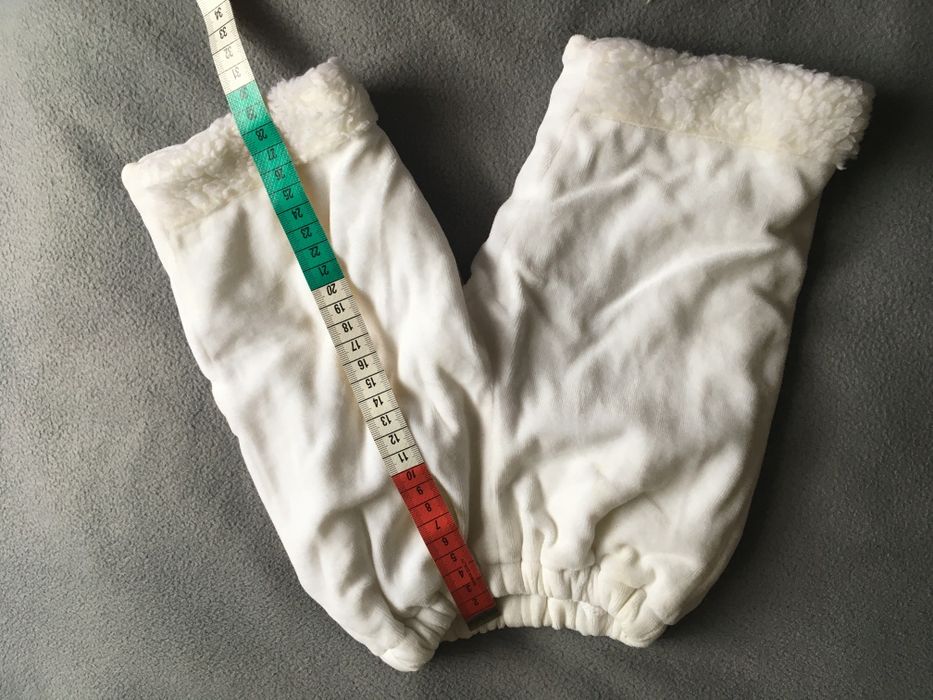 Ciepły bialy komplecik na chrzest