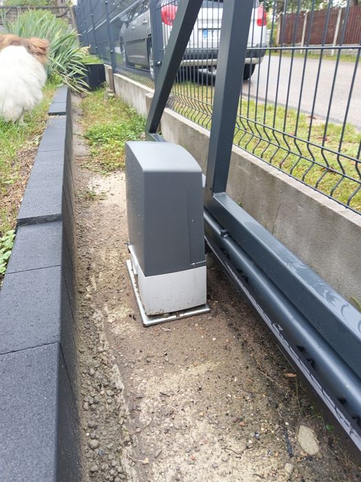 Montaż napędów do bram, domofonów, kamer, alarmów, telewizji, elektryk