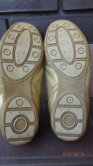 Buty sportowe firmy NowOn rozmiar 39.