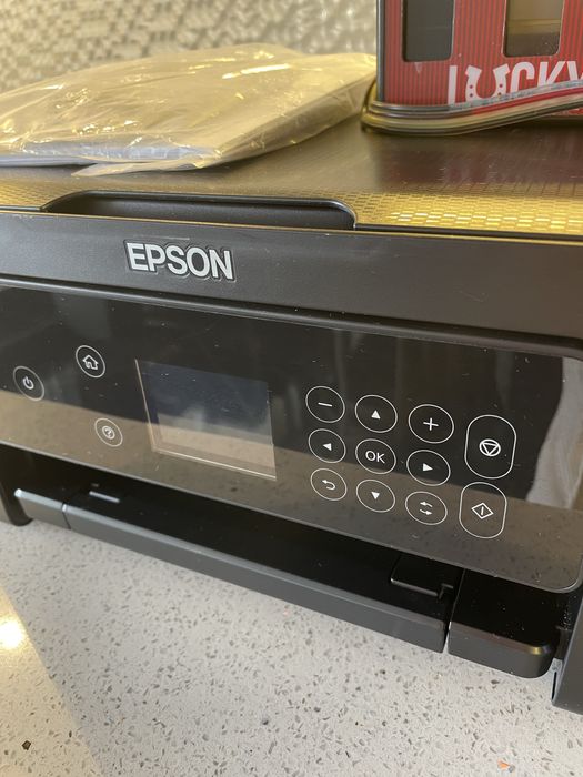 Кольоровий принтер Epson XP 4100 з комплектом фарб у картриджі. МФУ