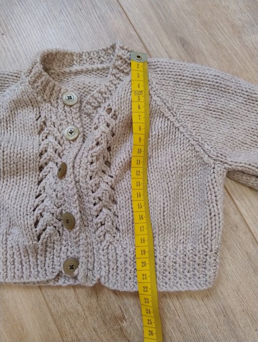 Sweterek robiony na drutach rozmiar 74/80