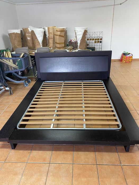 Cama de Madeira Wengue (Casal)