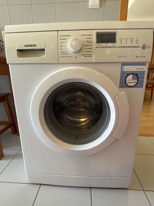 Máquina de lavar roupa SIEMENS – 7 kg (para reparação ou peças)