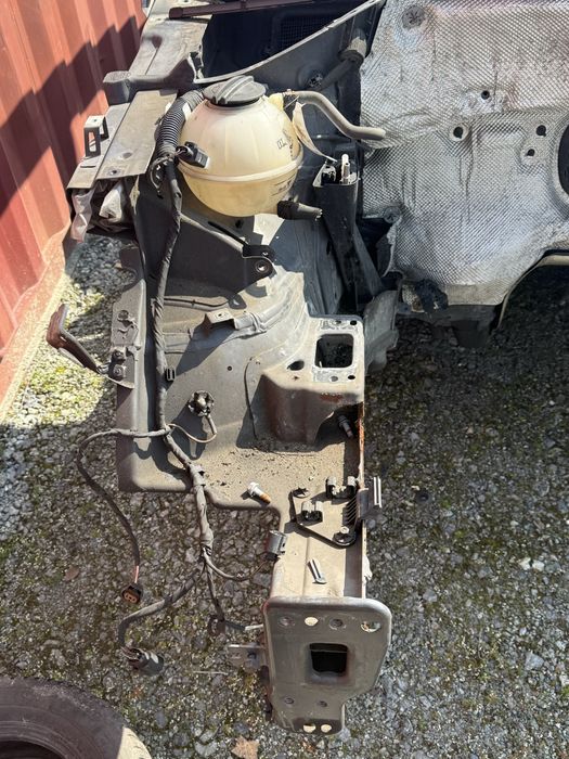 Volkswagen Tiguan I 5N podluznica faruch prawy ciety