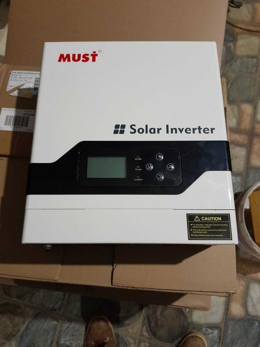 Продам гібридний інвертор  з акумуляторною батареєю