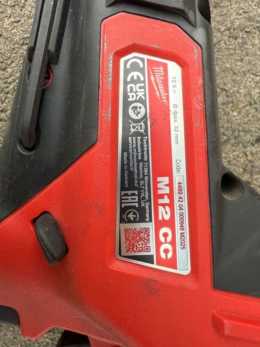 Акумуляторний кабелеріз Milwaukee M12 CC