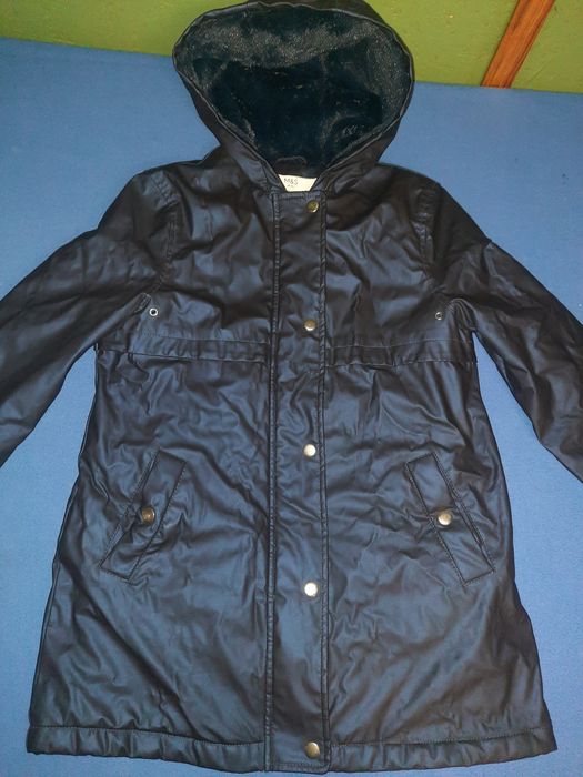 Куртка новая теплая на 10-11лет. Рост 146