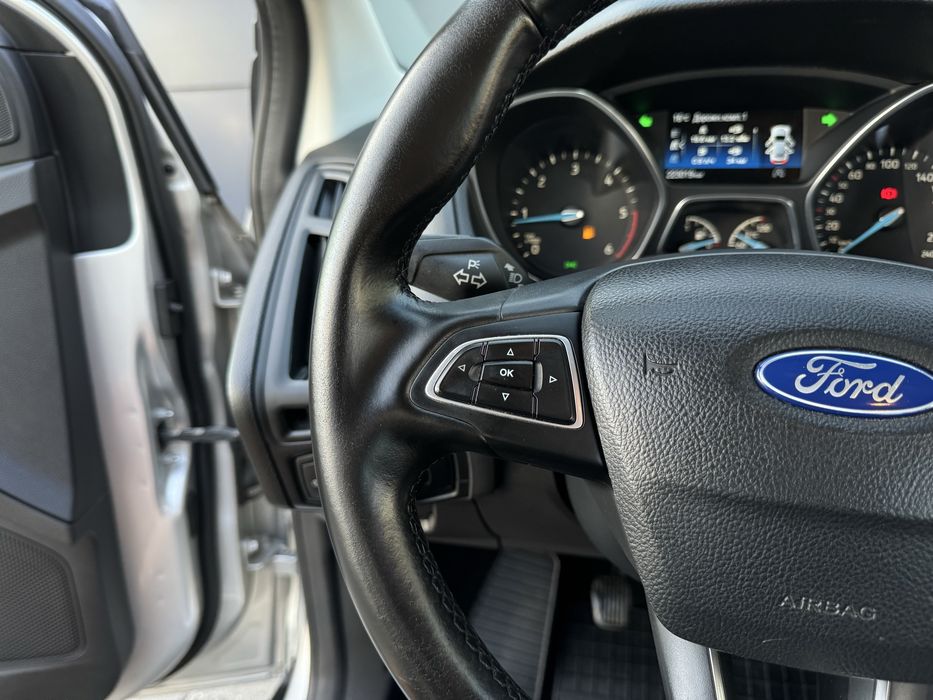 Ford focus 2015року