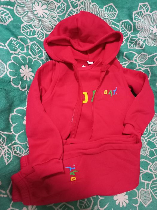 Продам костюмчик на флісі троєчка