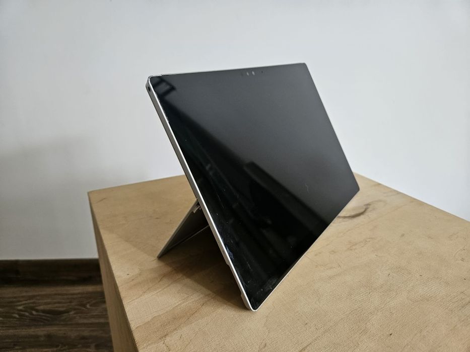 Microsoft Surface PRO 4 i7, 16Gb, 256Gb laptop / tablet sprawny z wadą dotyku