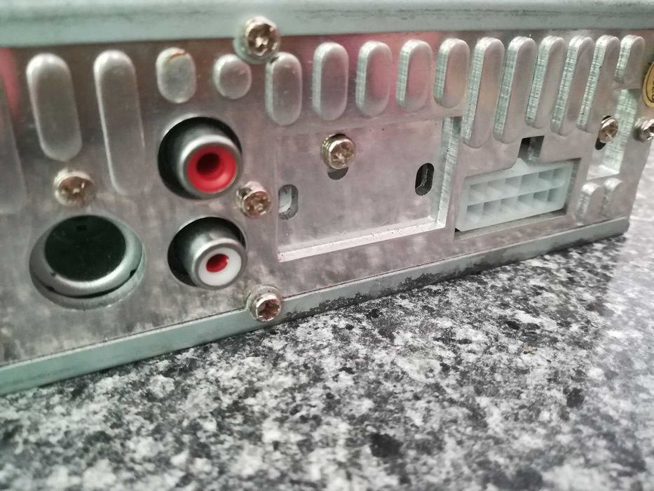Auto Radio USB/MP3 com comando distancia (por reparar)