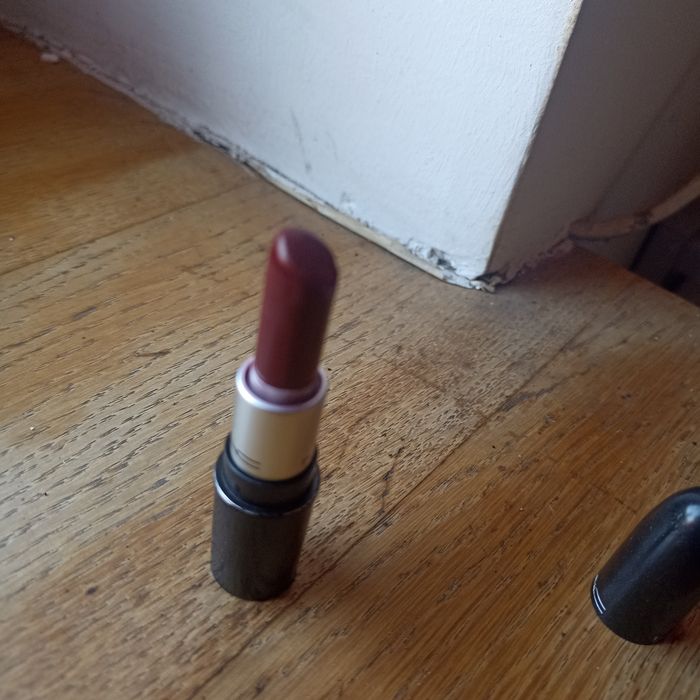 Помада матовая Mac Diva