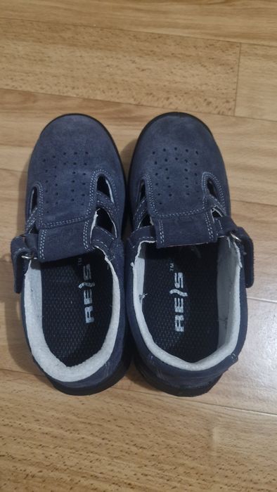 Продам рабочие ботинки