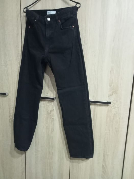 Spodnie jeansowe Bershka