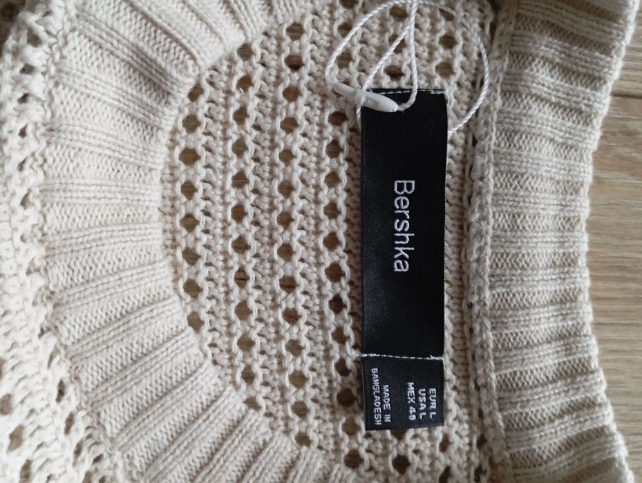 Bershka - sweter ażurowy
