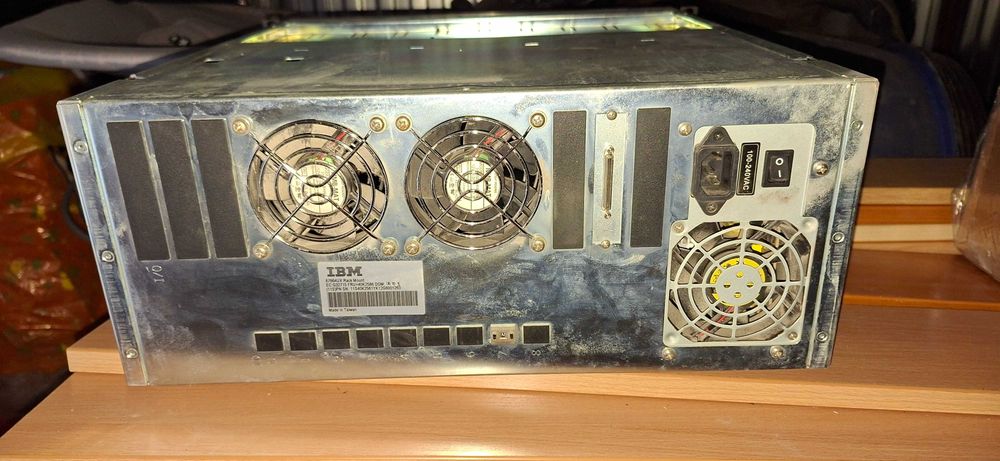 IBM 4U Rackmount Tape Enclosure 87664UX Brdzo dobry stan Poznań Dębiec ...