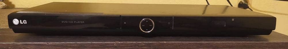 Sprzedam odtwarzacz DVD/CD LG model DVX492H.