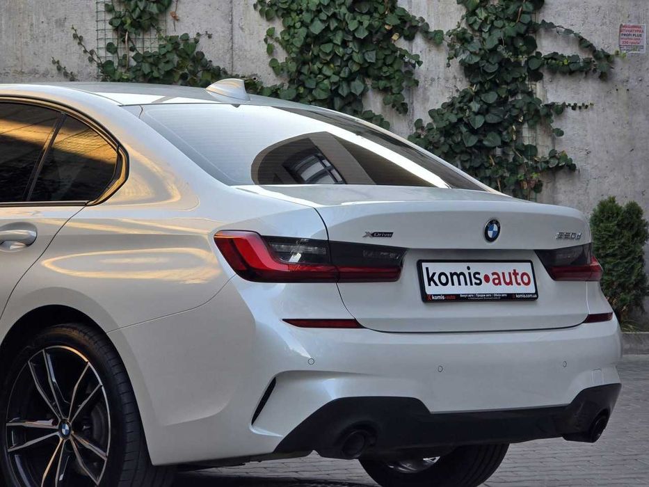 Продам BMW 3 Series 2022. Можна в розстрочку, під викуп.