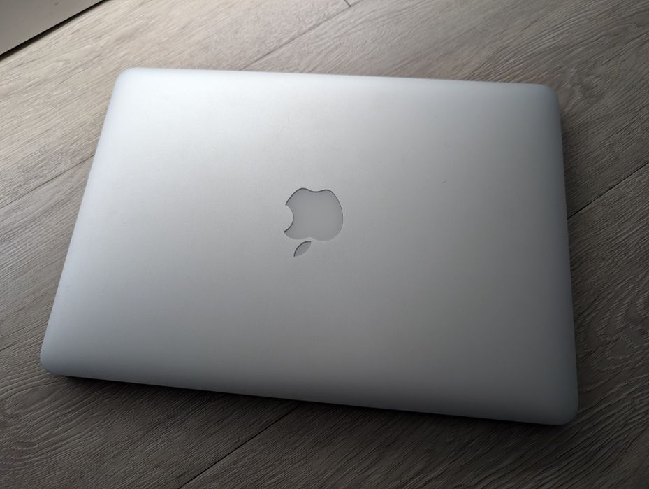 Apple MacBook Pro 13 2015 i5/8/256gb Retina 327 циклів