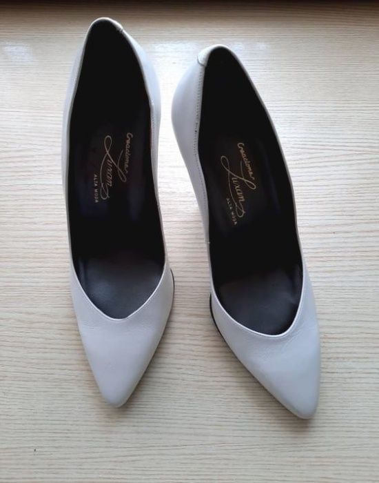 Новые свадебные туфли лодочки 36р-р, натур. кожа Италия