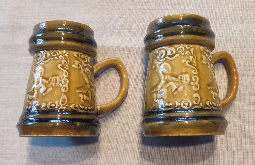 dwa kufle z czasów PRL Mirostowice