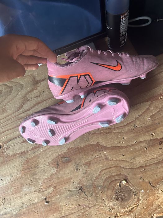 Conjundo de 2 chuteiras nike mercurial