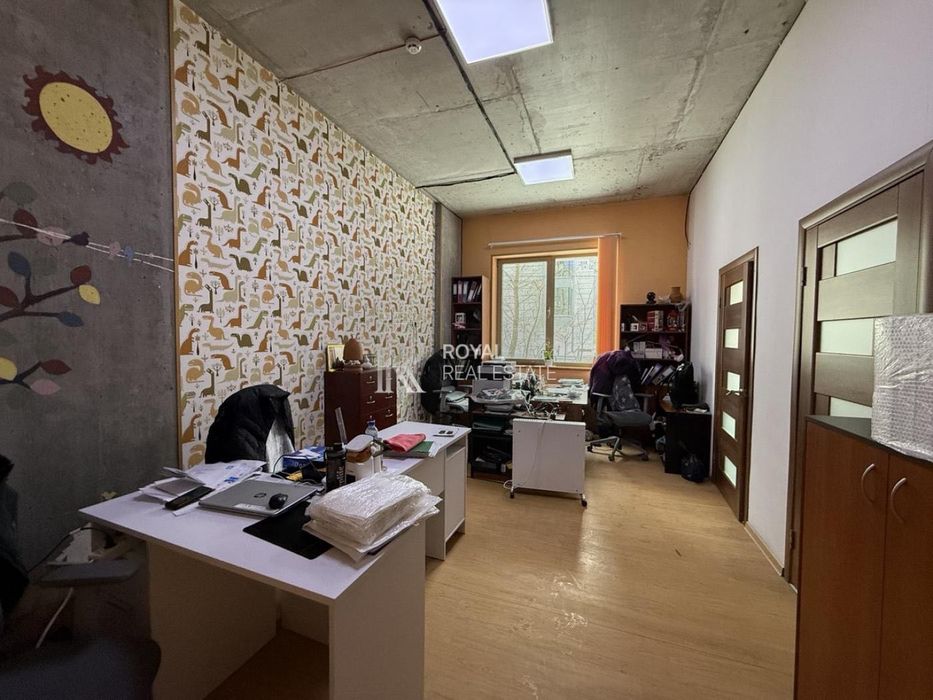Мстислава Скрипника вул., 40. Продам офіс зі своїм окремим входом. Терміново!