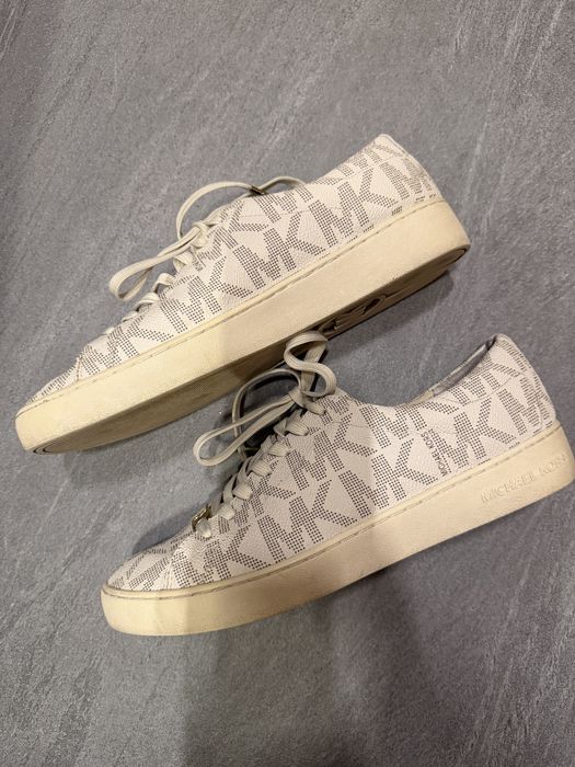 Кросівки бежеві Michael Kors