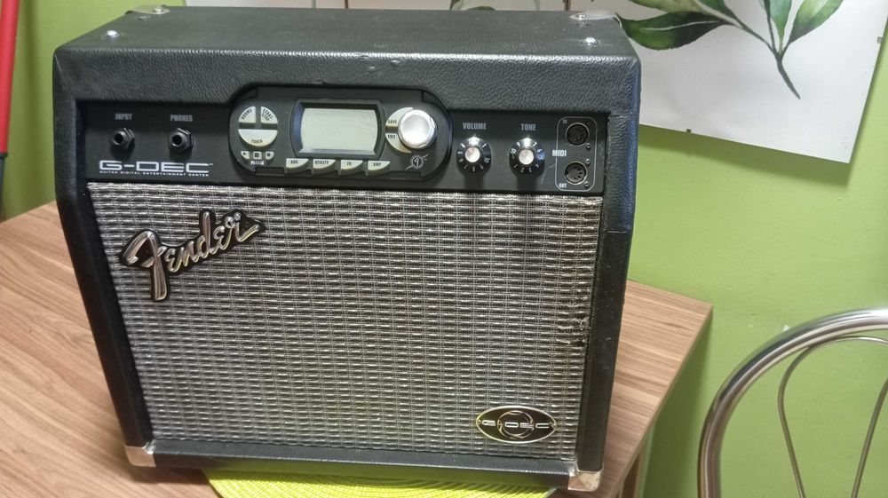 Wzmacniacz gitarowy Fender G-DEC PR 520 .Kombo modelowane,moc użyteczna 15 W RMS